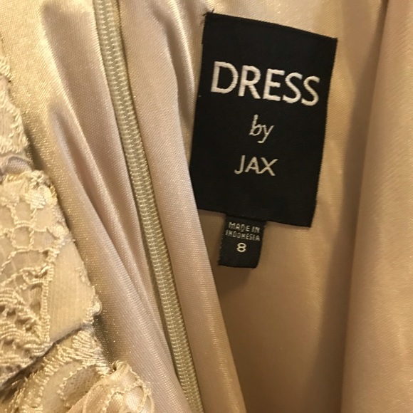 Cream lace formal dress. Size 8 - Picture 4 of 4